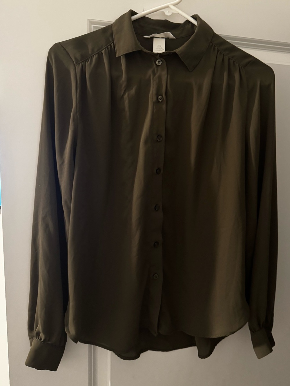 H&M Olive Button-Front Long Sleeve Dress Shirt size 2 women